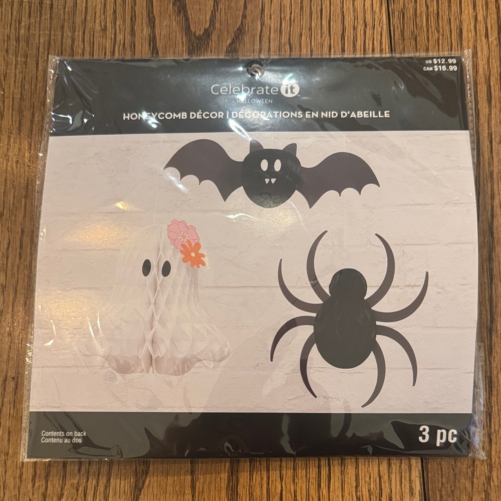 Celebrate It Halloween Honeycomb Bat, Spider, and Ghost Set